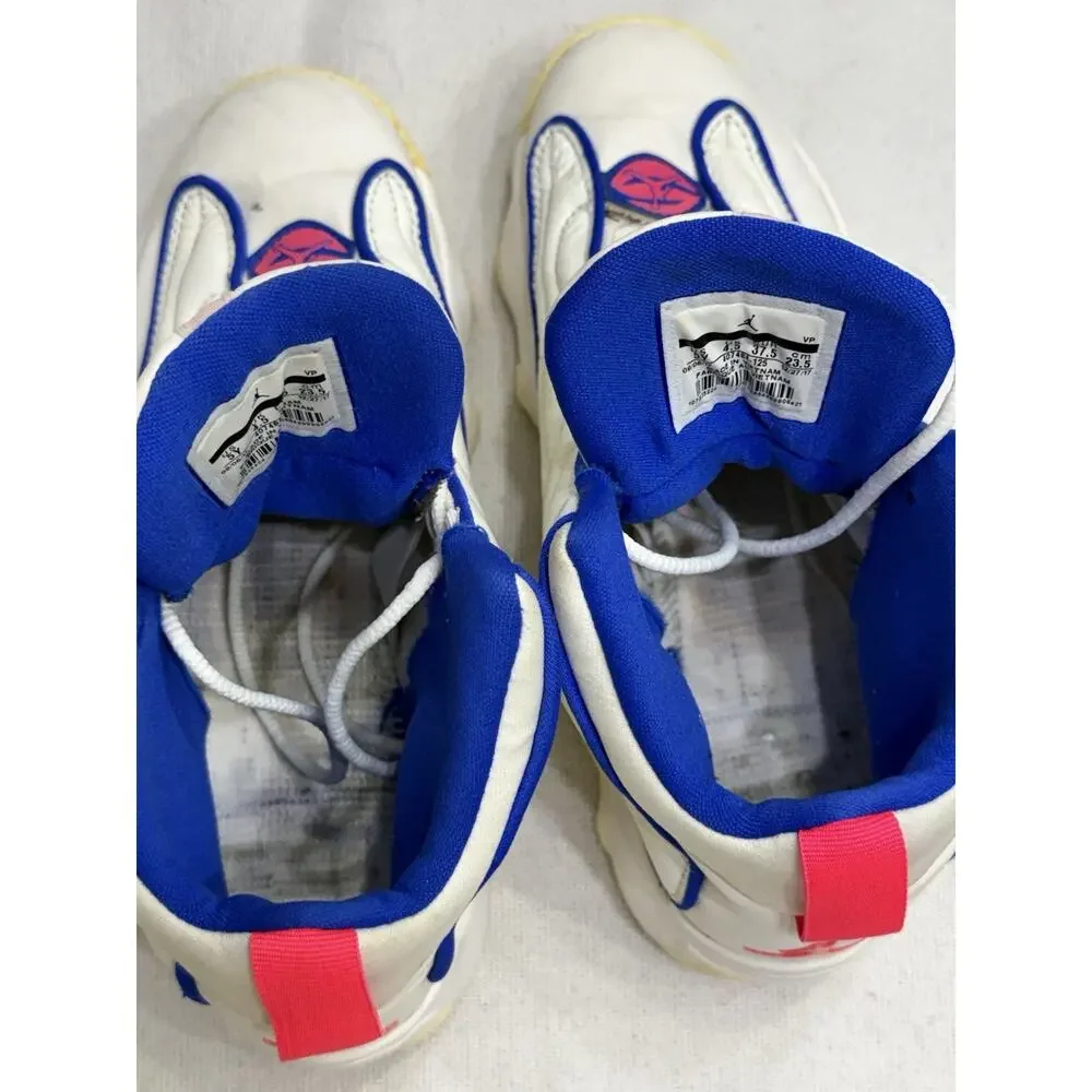 Nike shown photos feature